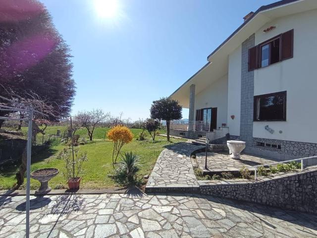 Villa in vendita a Bricherasio TO
