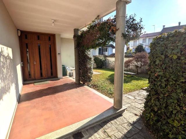 Villa in vendita a Briga Novarese NO
