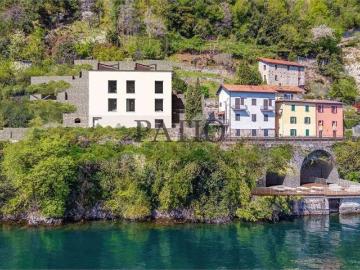 Villa in vendita a Brienno CO