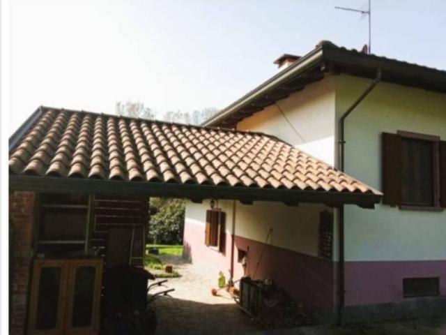 Villa in vendita a Briona NO