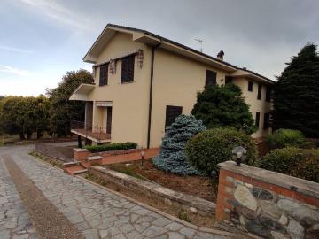 Villa in vendita a Briona NO