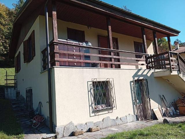 Villa in vendita a Brinzio VA