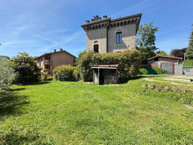 Villa in vendita a Brivio LC