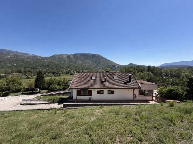 Villa in vendita a Broccostella FR