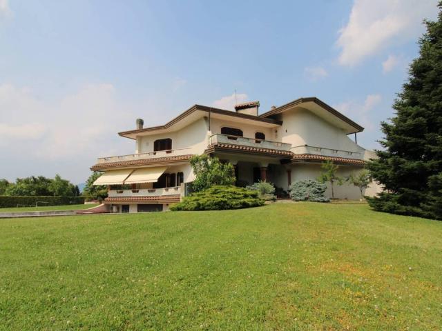 Villa in vendita a Brogliano VI