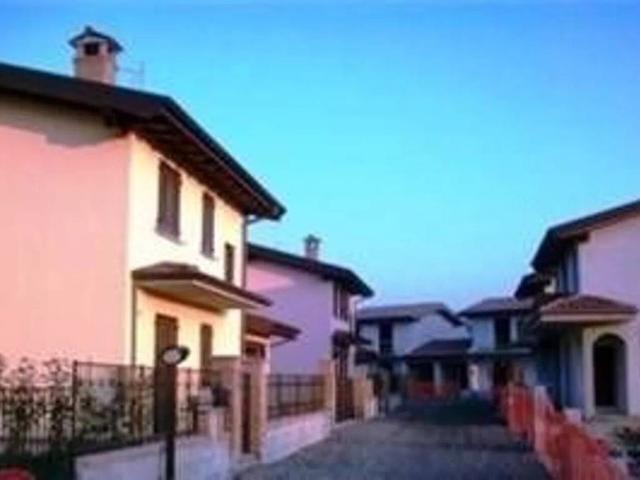 Villa in vendita a Broni PV