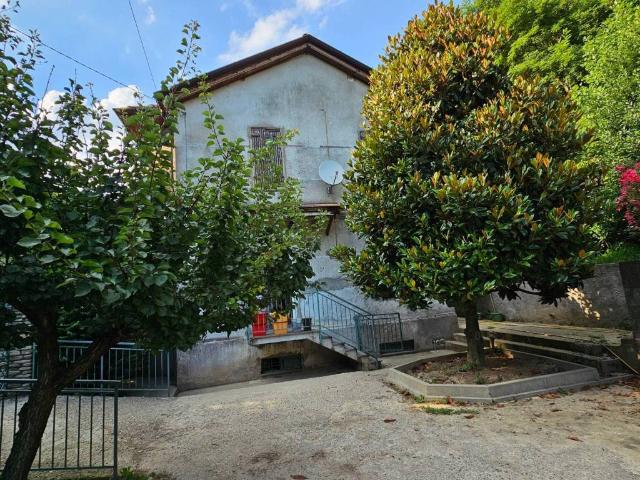 Villa in vendita a Broni PV