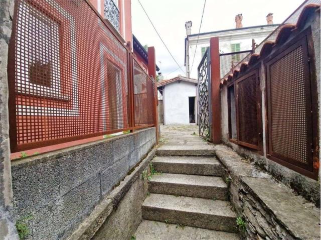 Villa in vendita a Brovello Carpugnino VB