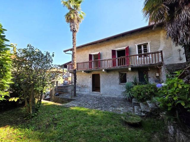 Villa in vendita a Brovello Carpugnino VB