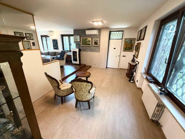 Villa in vendita a Buccinasco MI