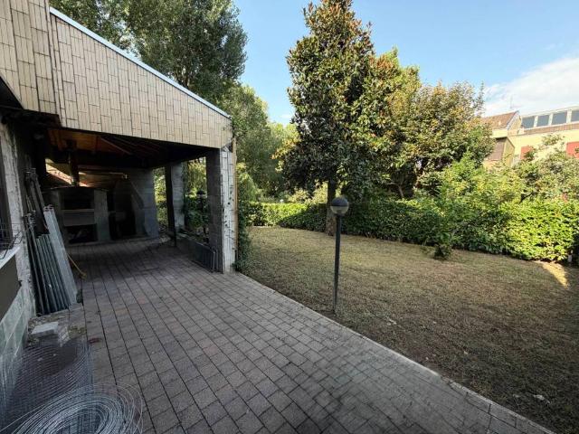 Villa in vendita a Buccinasco MI