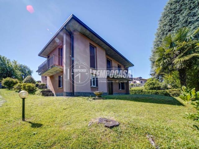Villa in vendita a Buguggiate VA