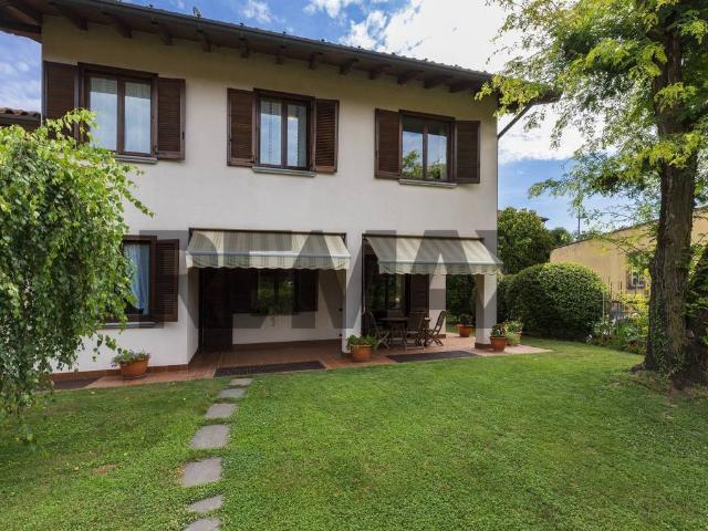 Villa in vendita a Buguggiate VA