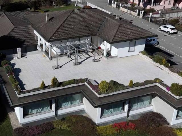 Villa in vendita a Bulgarograsso CO