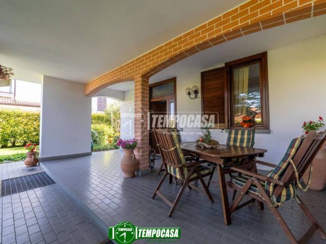 Villa in vendita a Burago di Molgora MB