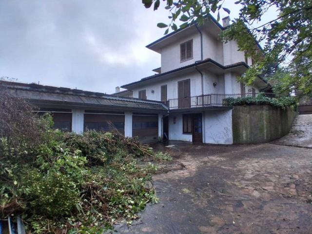 Villa in vendita a Burago di Molgora MB
