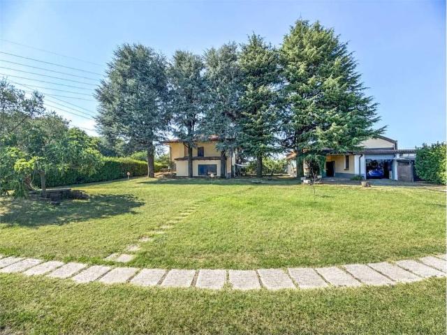 Villa in vendita a Buscate MI