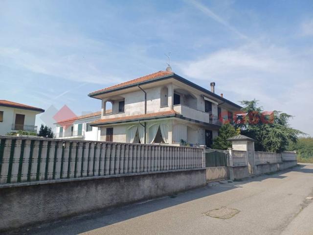 Villa in vendita a Buscate MI