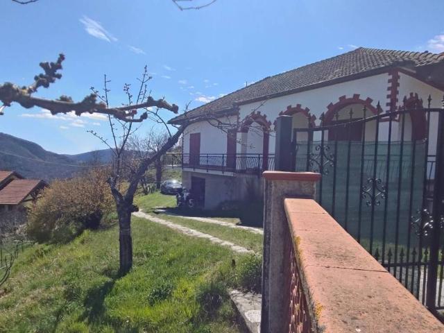 Villa in vendita a Busalla GE