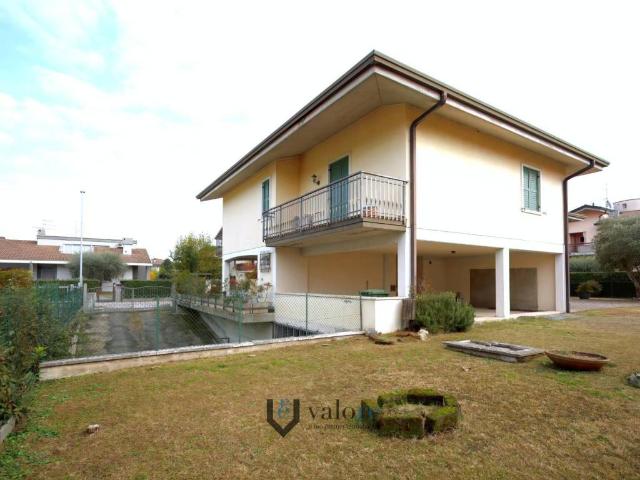 Villa in vendita a Bussolengo VR