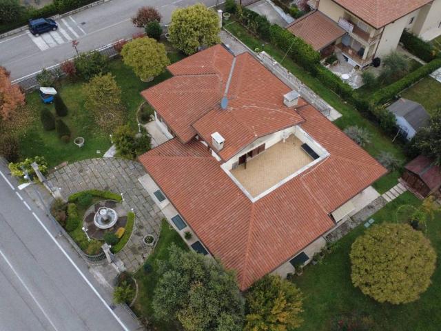 Villa in vendita a Bussolengo VR