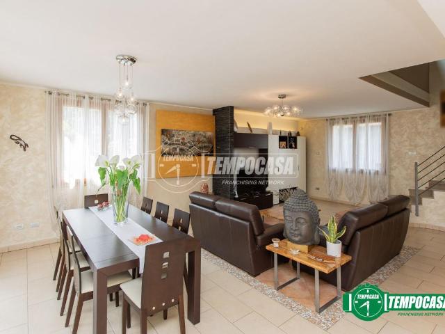 Villa in vendita a Busto Arsizio
