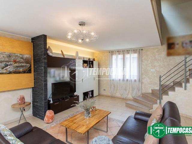 Villa in vendita a Busto Arsizio