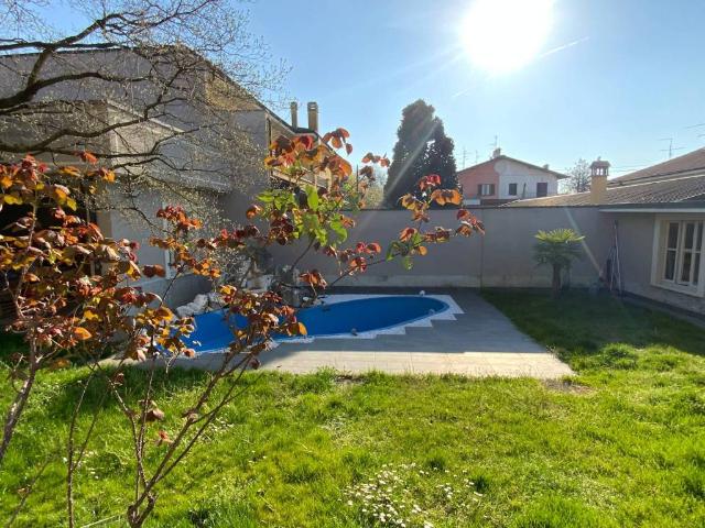 Villa in vendita a Busto Garolfo MI