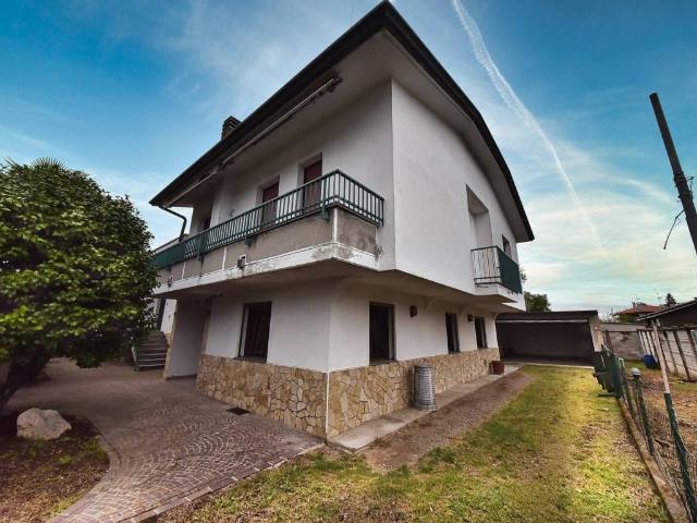Villa in vendita a Busto Garolfo MI