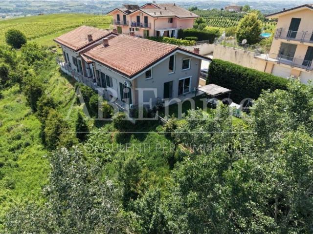 Villa in vendita a Govone CN