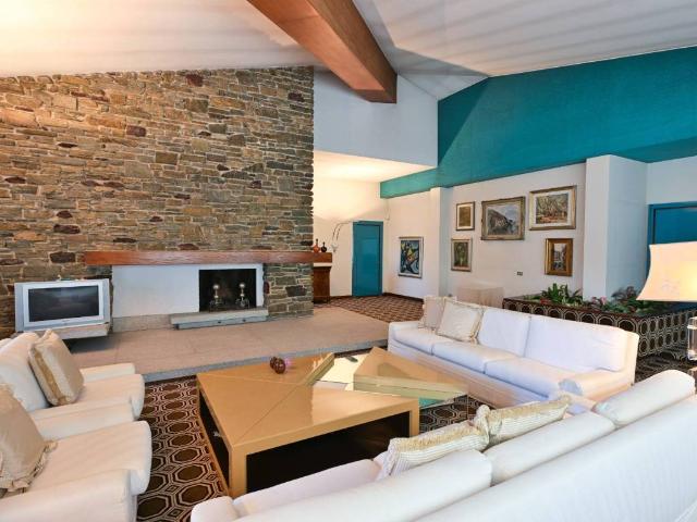 Villa in vendita a Gozzano NO