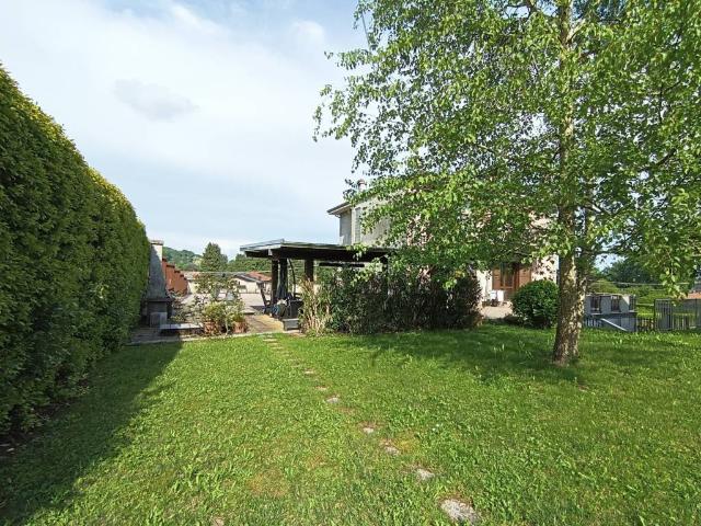 Villa in vendita a Gozzano NO