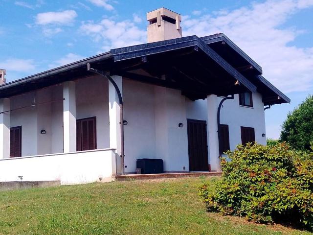 Villa in vendita a Gozzano NO