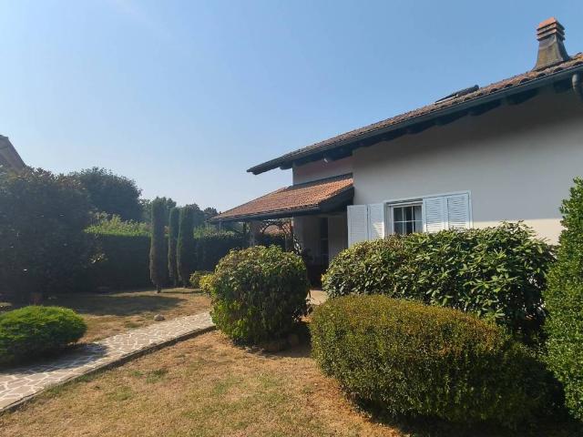 Villa in vendita a Gozzano NO