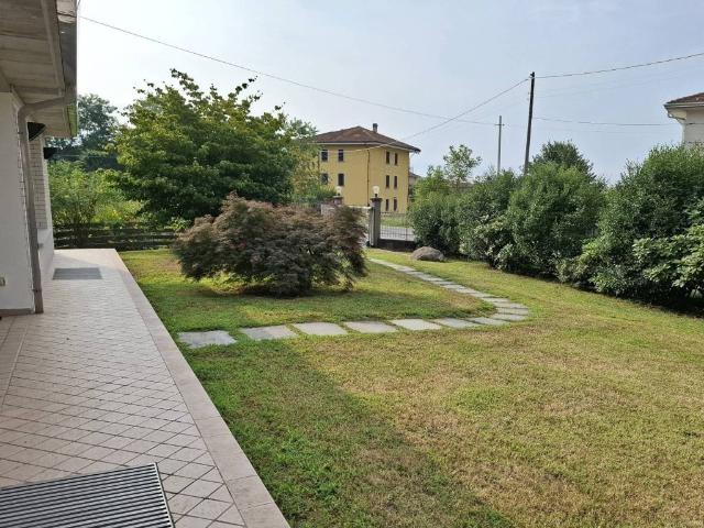 Villa in vendita a Gozzano NO