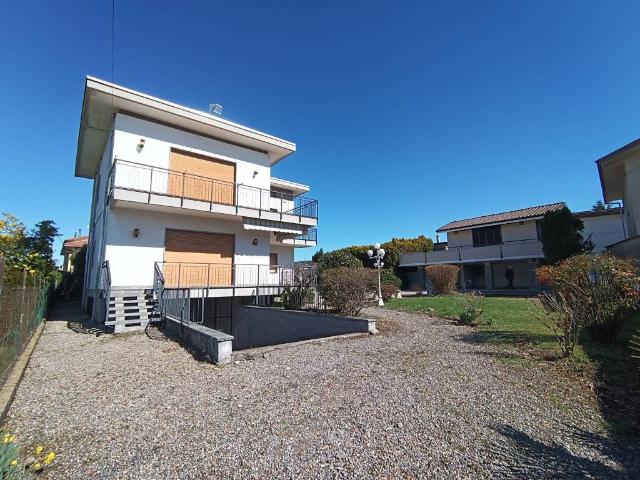 Villa in vendita a Gozzano NO