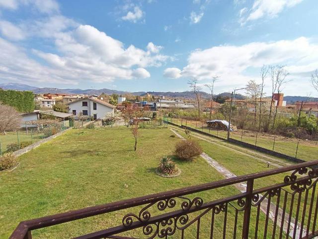 Villa in vendita a Gozzano NO
