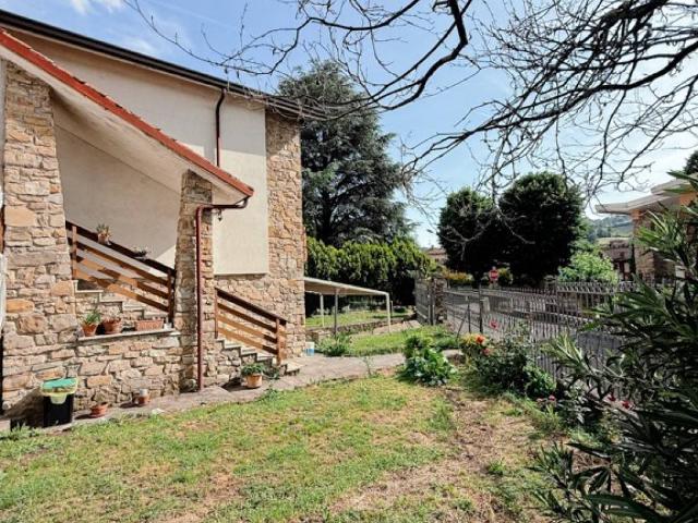 Villa in vendita a Godiasco Salice Terme PV