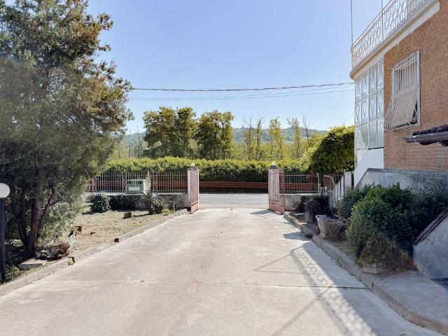 Villa in vendita a Godiasco Salice Terme PV