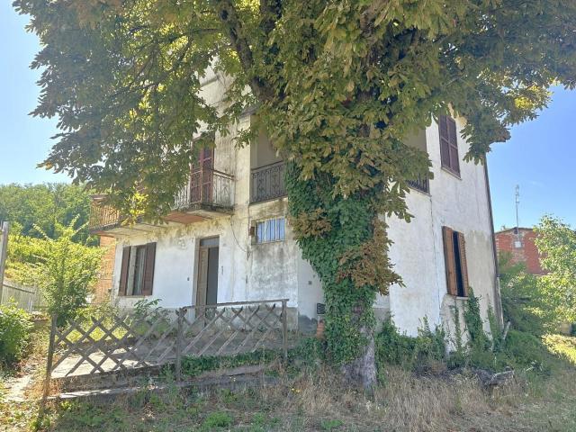 Villa in vendita a Godiasco Salice Terme