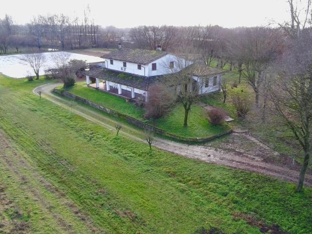 Villa in vendita a Goito MN