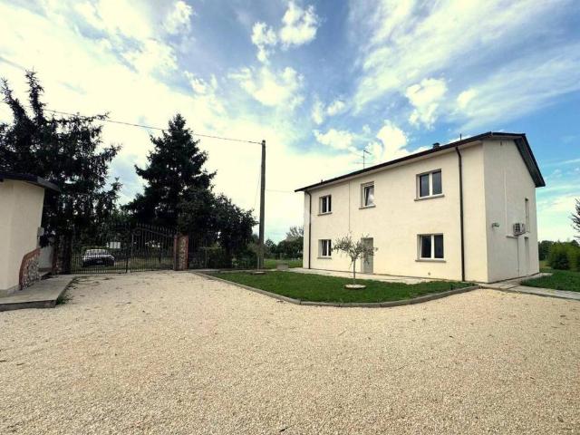 Villa in vendita a Goito MN