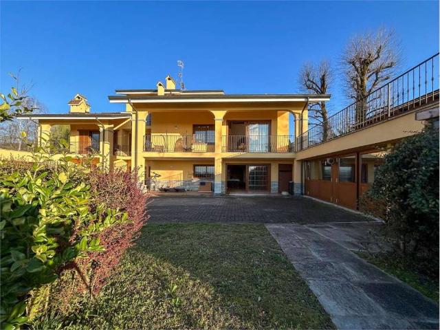 Villa in vendita a Golasecca VA