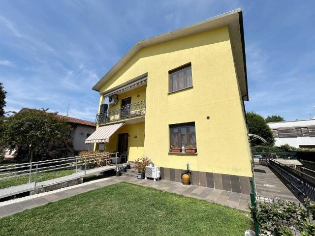 Villa in vendita a Gorgonzola MI