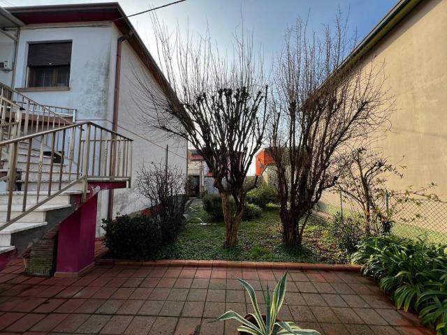 Villa in vendita a Goro FE