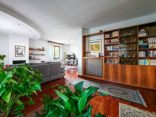 Villa in vendita a Gorla Minore VA