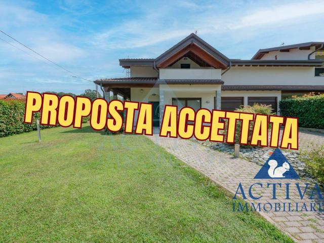 Villa in vendita a Gorla Minore