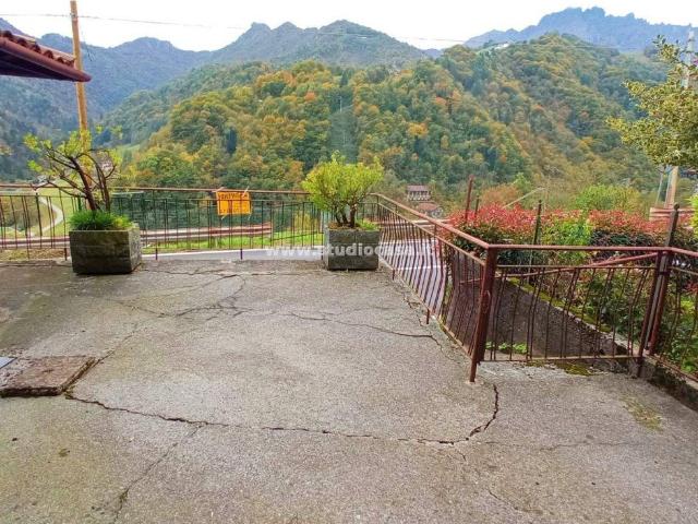 Villa in vendita a Gorno BG