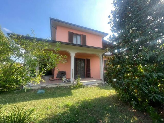 Villa in vendita a Gossolengo PC