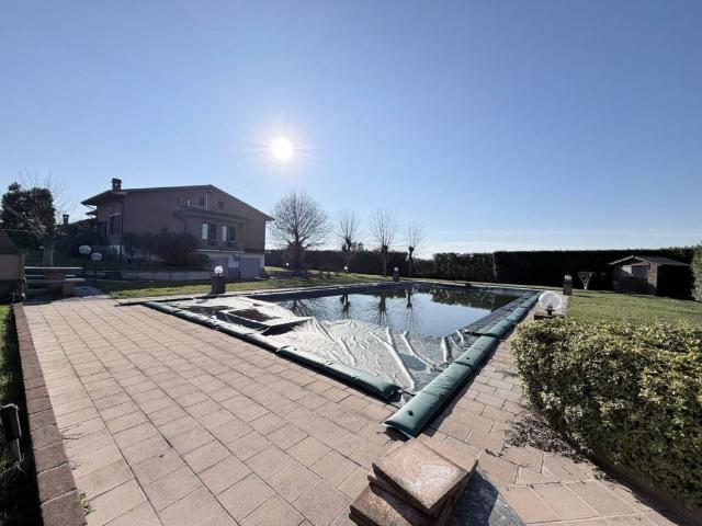 Villa in vendita a Gossolengo PC